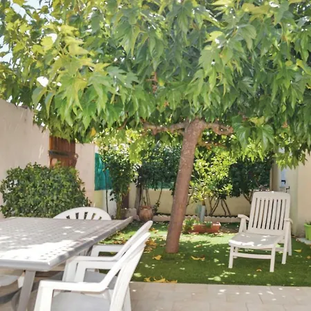 Awesome In Carcopino With 2 Bedrooms بيت للعطل